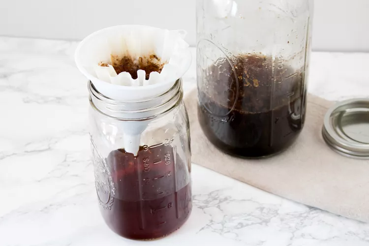 filter cold brew coffee pict