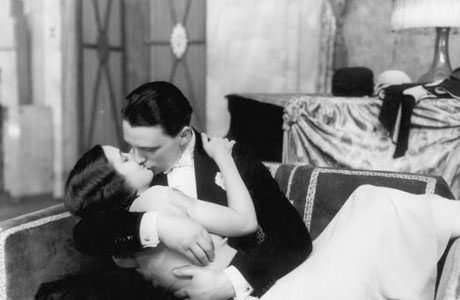 vintage couple kisses